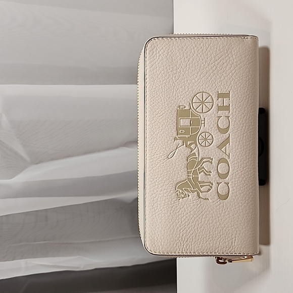Coach Handbags - Coach Horse and Carriage Wallet